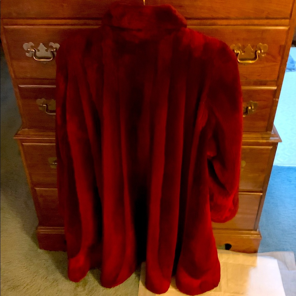Ruby sheared beaver jacket. Length 37, sweep 70. Winged collar. Plain lining.